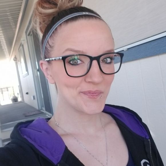 Meet your Posher, Candi - Picture 1 of 1